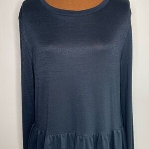 EUC GAP Black Long Sleeve Ruffle Bottom Soft Crewneck Shirt Size Large